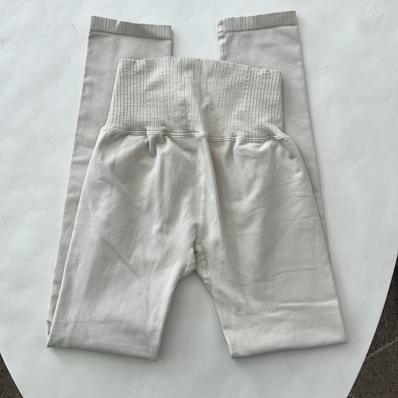 FP Movement X The Class Seamless Leggings in Turtle Dove XS/S - Picture 5 of 8